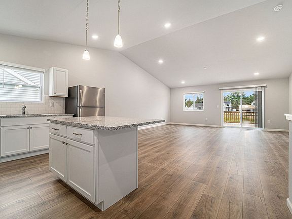 2nd image of 2331 Richardson Ct