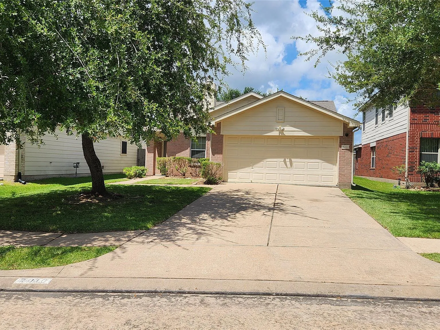 3 bed, 2.0 bath, 1476 sqft, $1,800 — Photo 2