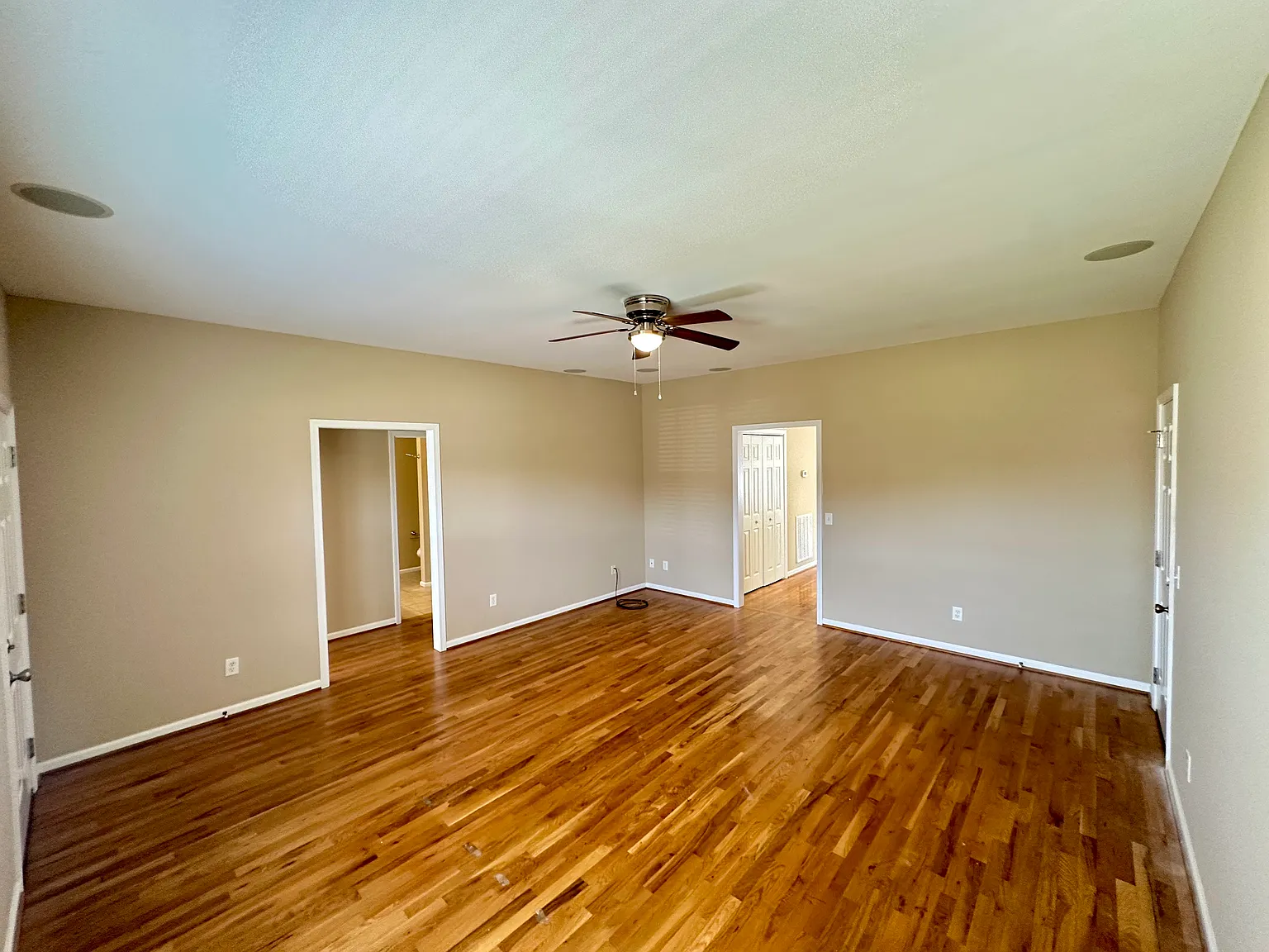 3 bed, 1375 sqft, $1,975 — Photo 3