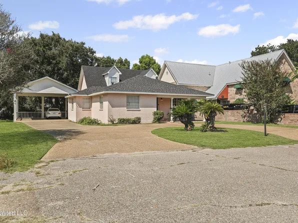 1910 Schencks St, Biloxi, MS 39531