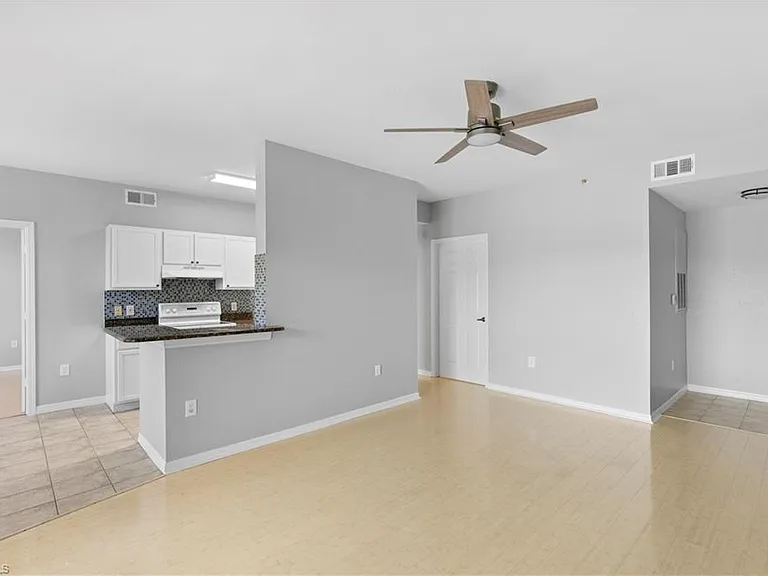 7905 Preserve Cir #126 — Photo 4