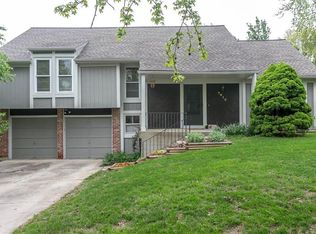 7916 Haskins St, Lenexa, KS 66215