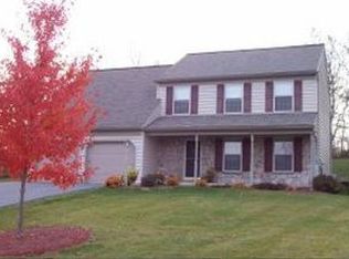 2032 Foxwood Dr, Columbia, PA 17512