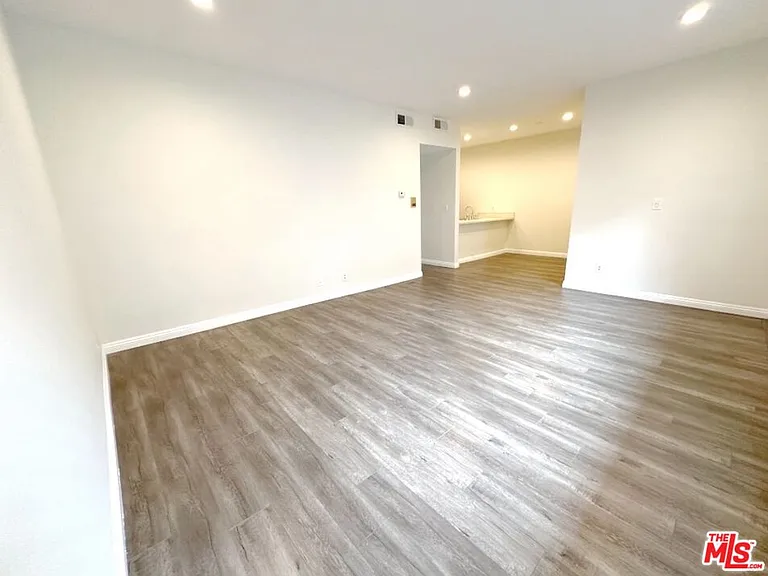 424 S Westmoreland Ave #205 — Photo 4