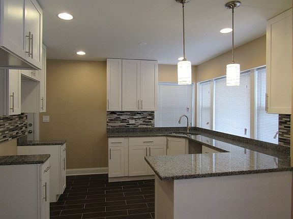 4th image of 5127 W Wabansia Ave