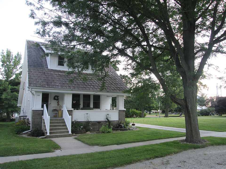 1st image of 109 E Columbus St