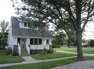 109 E Columbus St, Sibley, IL 61773