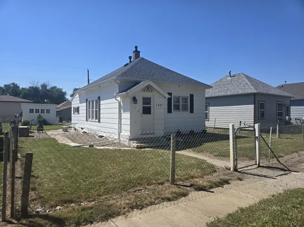 1407 N Jordan Ave, Miles City, MT 59301