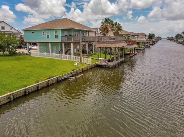 712 Marlin Dr, Hitchcock, TX 77563