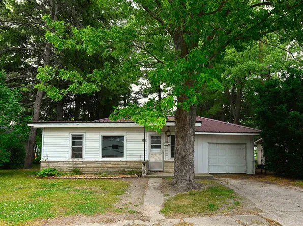 436 W Jefferson St, Winamac, IN 46996