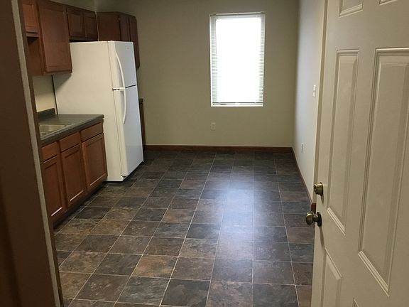 3rd image of 1516 Broadway St #11