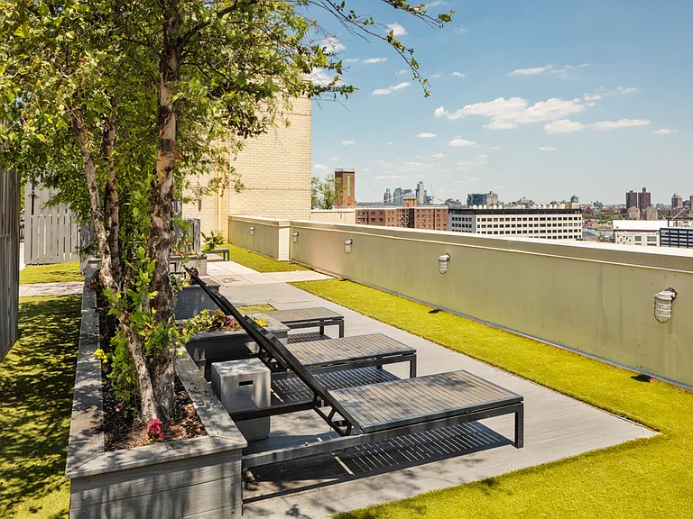 277 Gold St #PHK — Photo 11