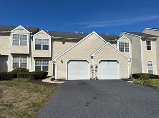 6212 Spring Knoll Dr, Harrisburg, PA 17111