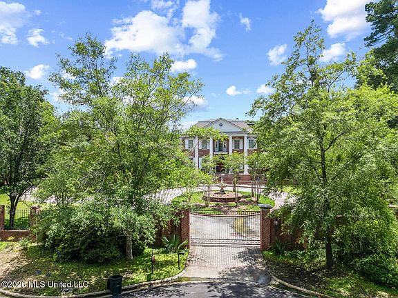 75th image of 147 Chantilly Dr