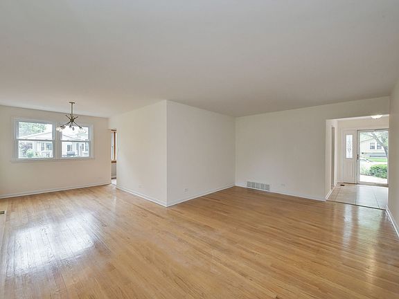 3rd image of 1279 Brentwood Ln
