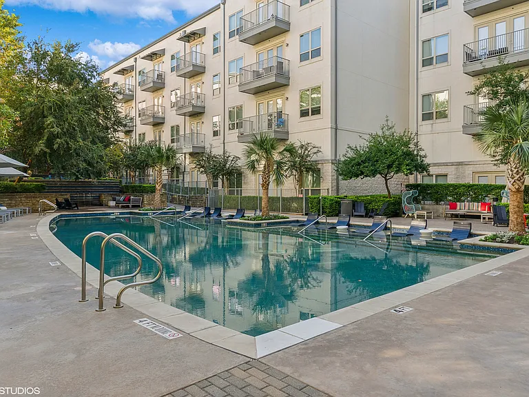 The Louis Las Colinas — Photo 16