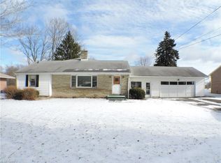 834 Valley View Dr, Brookfield, OH 44403