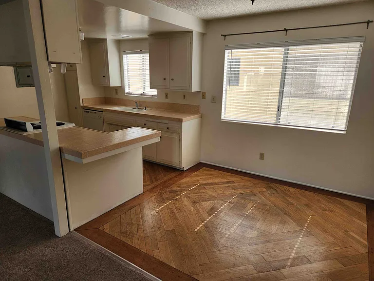 1110 Opal St #C — Photo 3