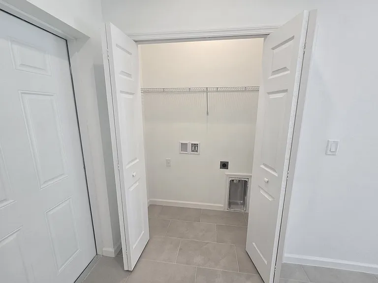 1150 Rahway St E — Photo 10