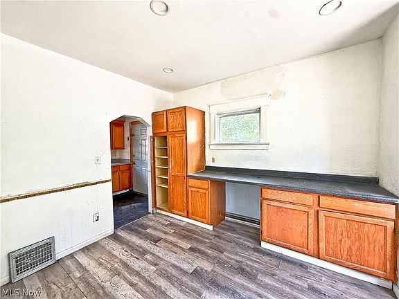 5th image of 3443 Sheridan Rd