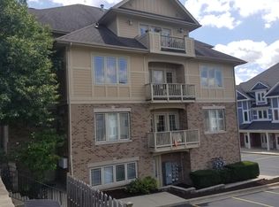 215 S 5th Ave #101, Saint Charles, IL 60174