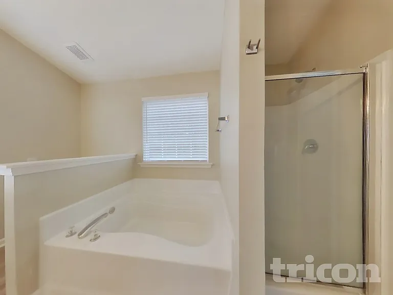 5316 Paddington Ln — Photo 10