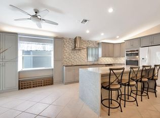 6761 Sun River Rd, Boynton Beach, FL 33437