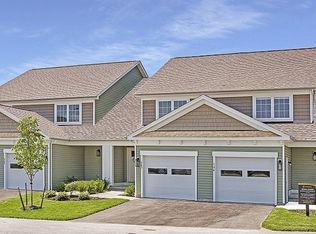 303 Carriage Ln, West Seneca, NY