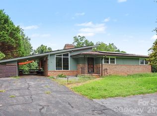 126 21st Ave NW, Hickory, NC 28601
