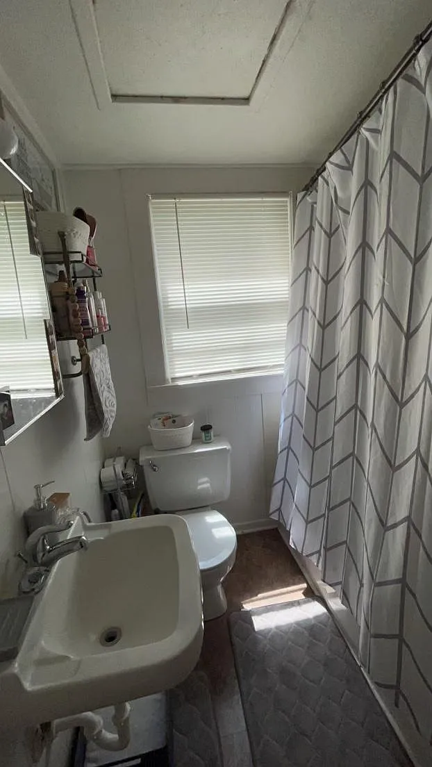 1307 Smith St — Photo 3