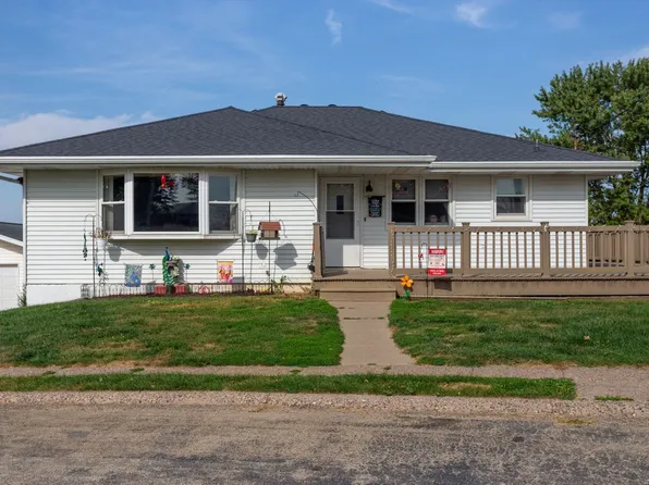 19041 Rainbow Ct, Dubuque, IA 52002