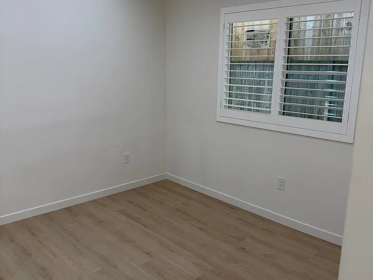 15030 Hesby St — Photo 16