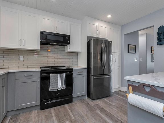 5th image of 34250 Hazelwood Ave #21