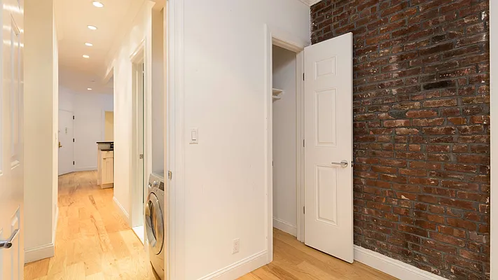 Rented by Nooklyn NYC LLC | media 40