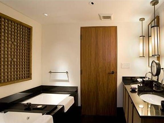 2nd image of 101 20th St #2803