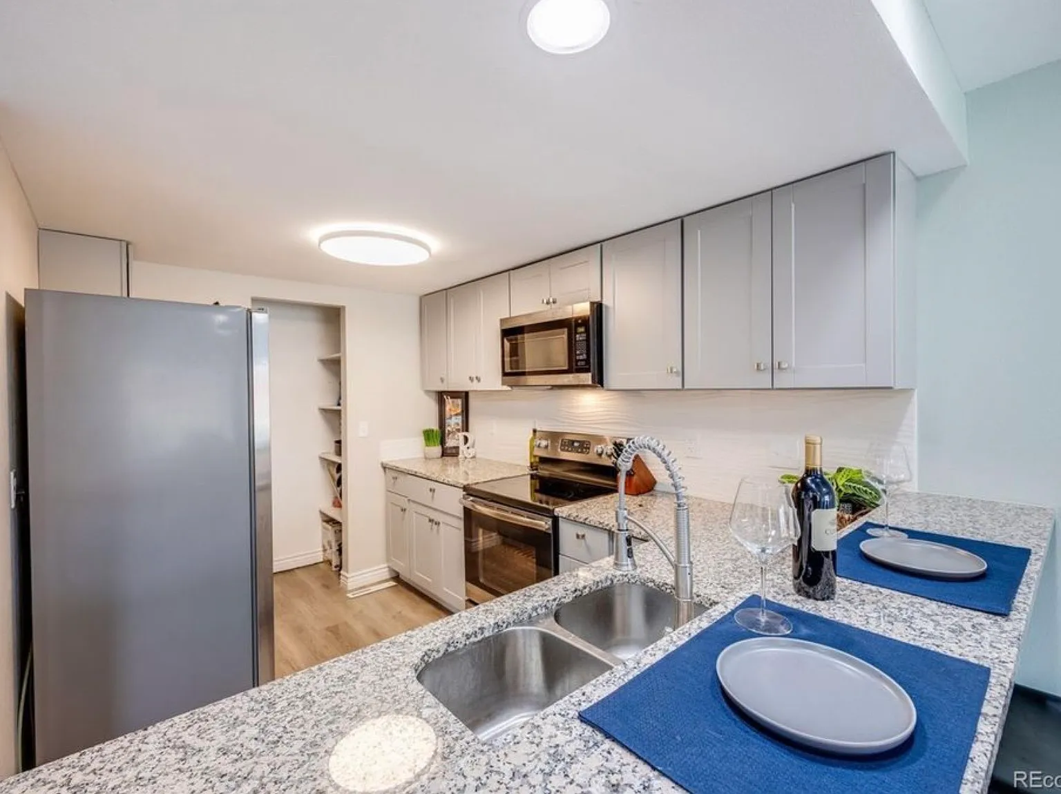 1 bed, 2231 sqft, $1,200 — Photo 2