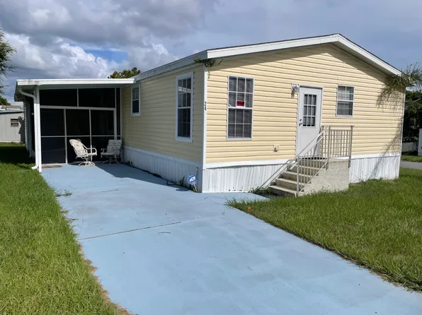 24 Highland St, Sorrento, FL 32776