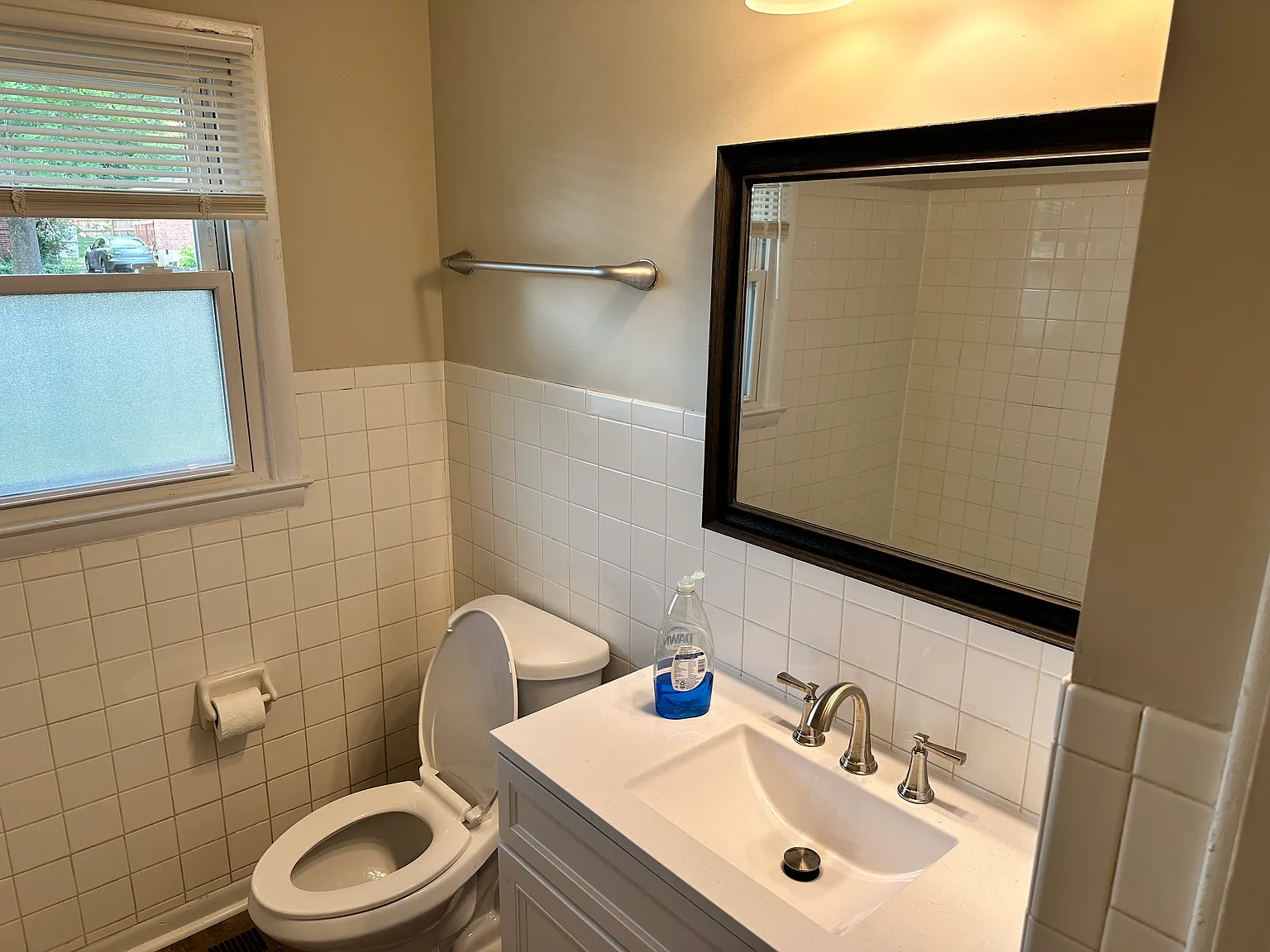 324 Larkwood Dr — Photo 3