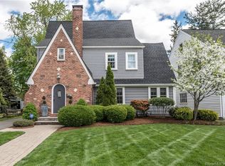 66 Griswold Dr, West Hartford, CT 06119