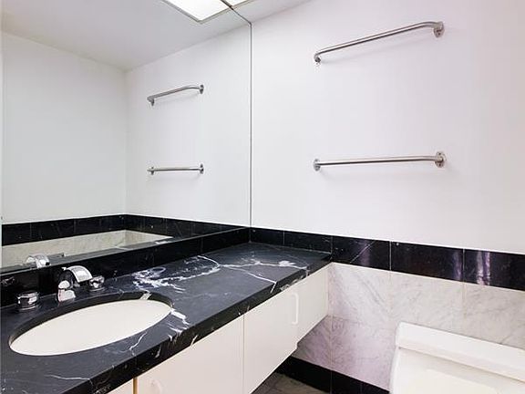 5th image of 150-156 W 56th St APT 3412