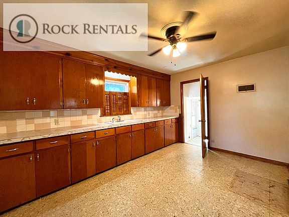 5th image of 718 N Poplar St #718