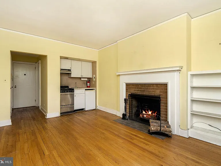 44 Nassau St #G — Photo 13