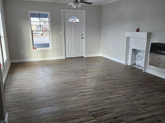 5th image of 313 Montgomery St SE