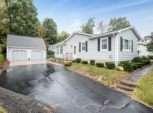 135 Garnet St, Springfield, MA 01129