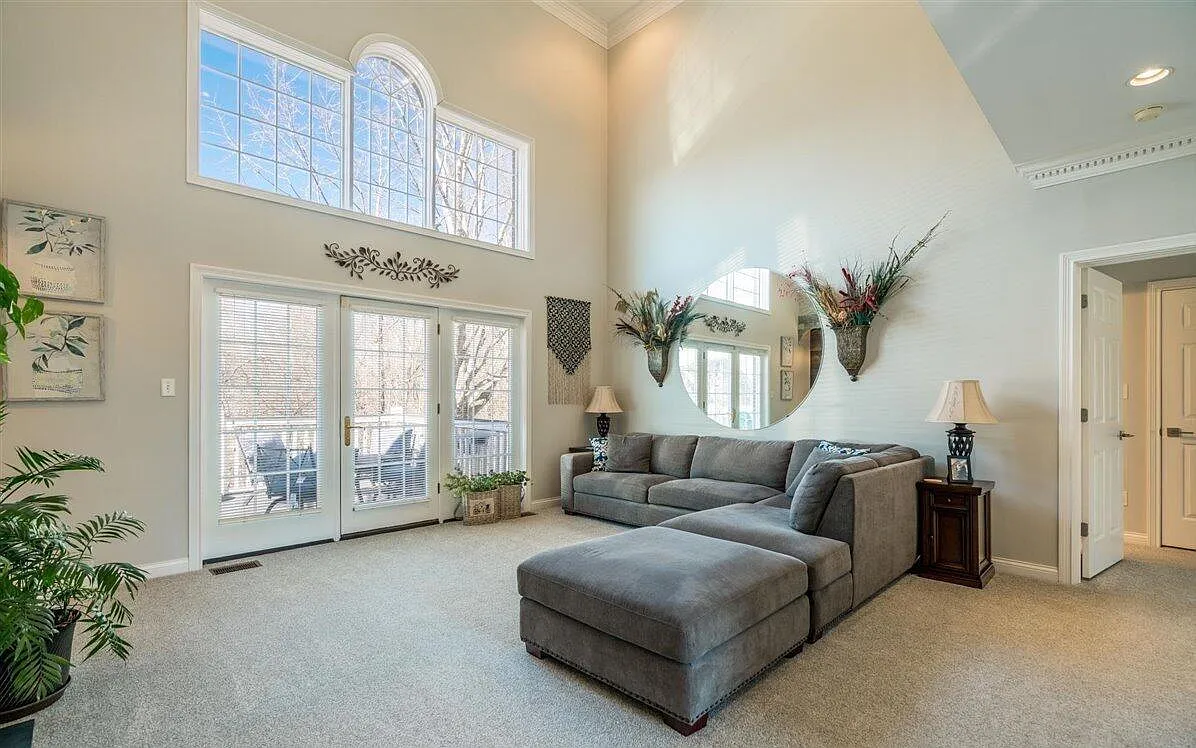 5012 Wolfpen Woods Dr — Photo 1