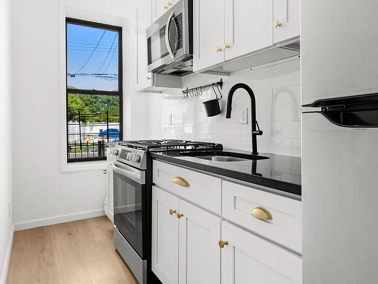 844 New Lots Ave #1F — Photo 1