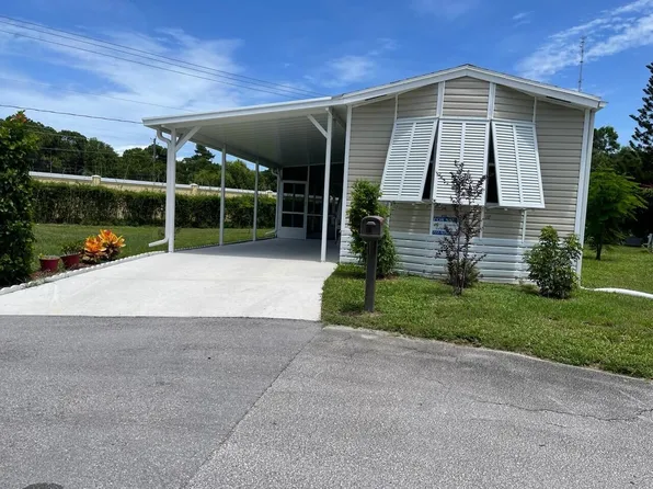 10 SE Margarita Lane, Port St Lucie, FL 34952