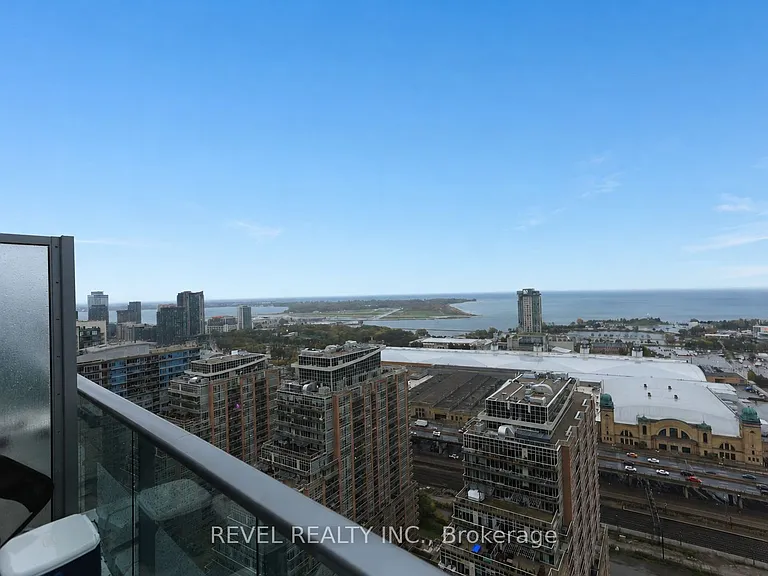 150 E Liberty St #Penthouse 3 — Photo 28