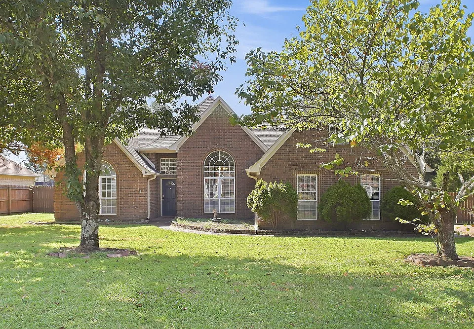 55 Lakewood Cv