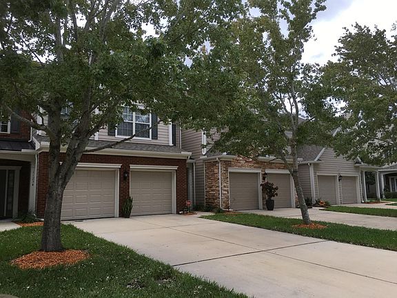 4th image of 11232 Castlemain Cir N